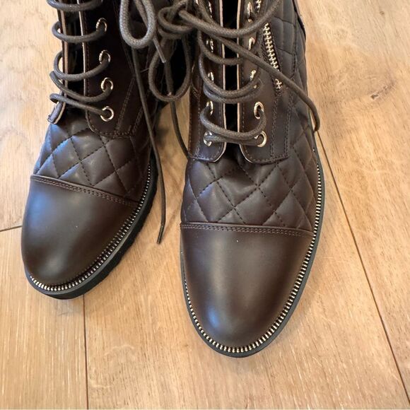 Ron White
Tiffany Boots 37 1/2 - Picture 11 of 13